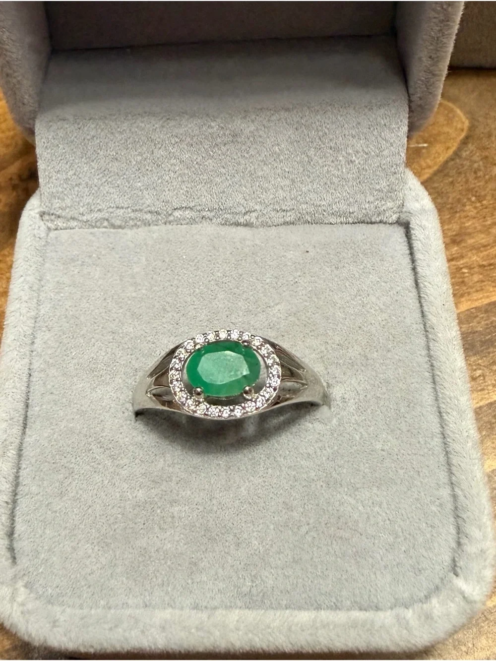 Stunning Natural Emerald .80CT & Zircon Halo 925 Sterling Silver Ring Size 7